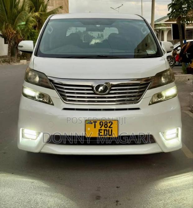 Toyota Vellfire 2020 White