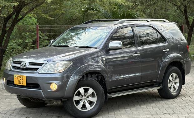 Toyota Fortuner 2006 Gray