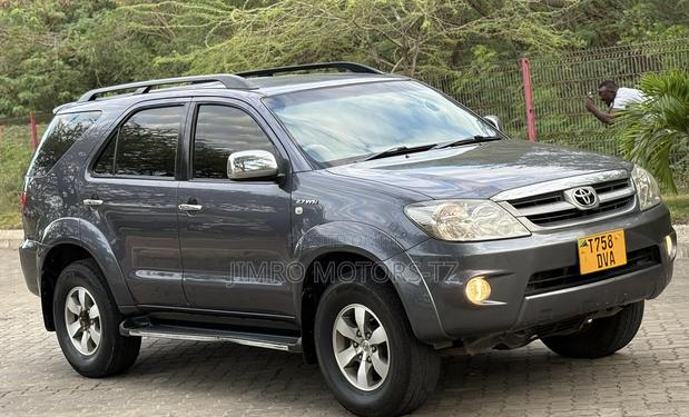 Toyota Fortuner 2006 Gray