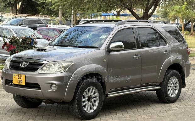 Toyota Fortuner 2006 Burgundy