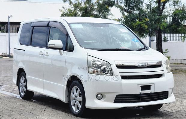 Toyota Noah 2008 White