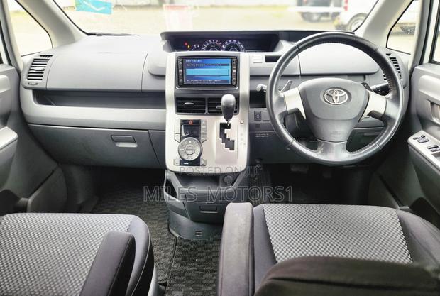 Toyota Noah 2008 White