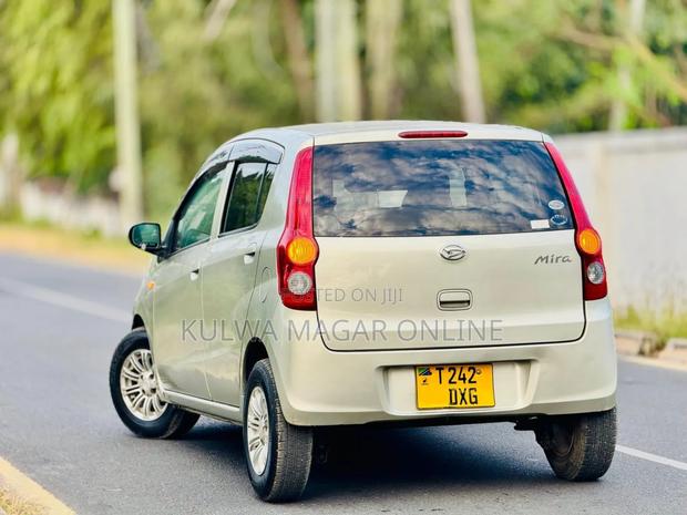 Daihatsu Mira 2010 Silver