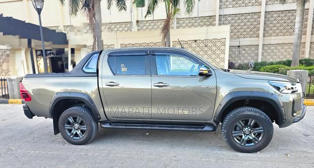 Toyota Land Cruiser 3.3 Diesel 4WD 2022 Gray