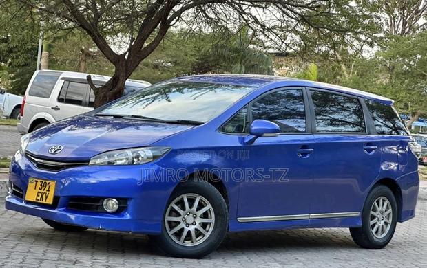 Toyota Wish 2014 Blue