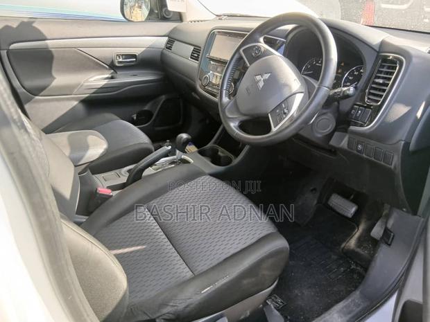 Mitsubishi Outlander 2013 White