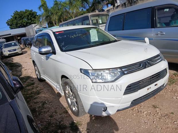 Mitsubishi Outlander 2013 White