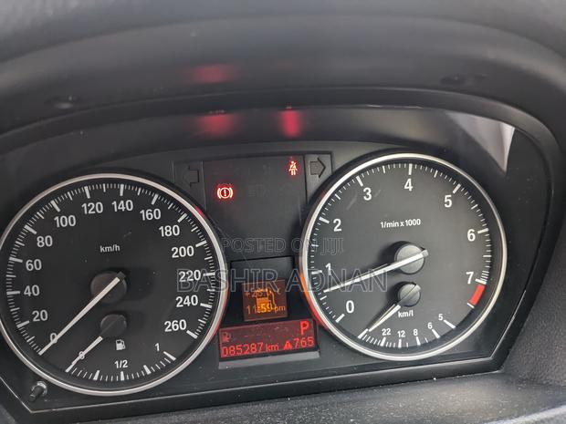BMW 3 Series 320i RWD 2010 Black