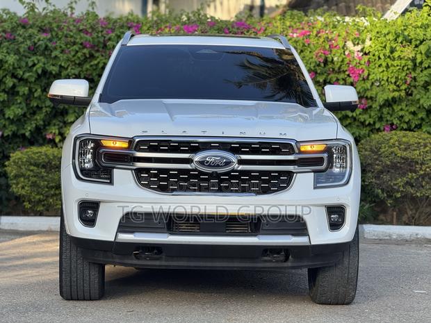 Ford Everest 2024 White