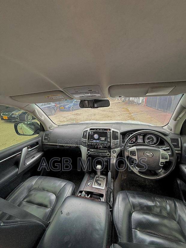 Toyota Land Cruiser 2012 White