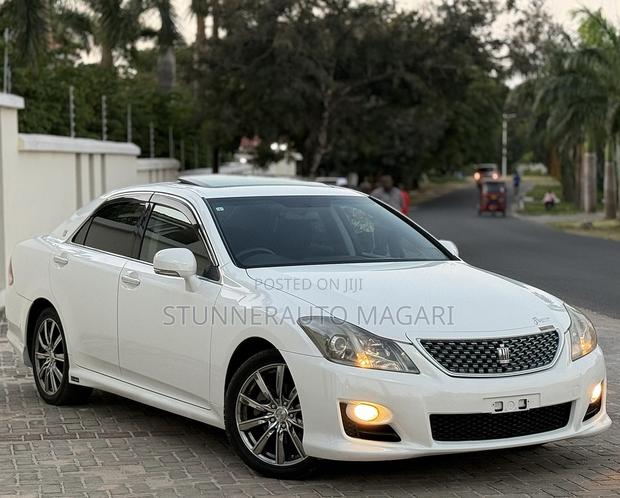 Toyota Crown 2009 Pearl