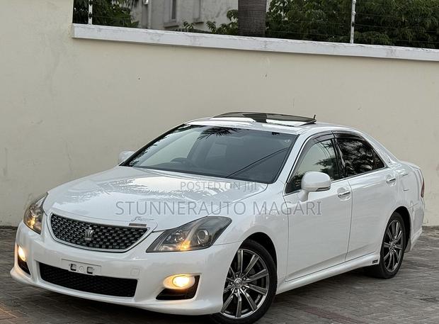 Toyota Crown 2009 Pearl