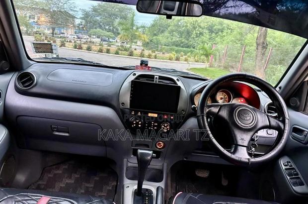 Toyota RAV4 2005 Gold