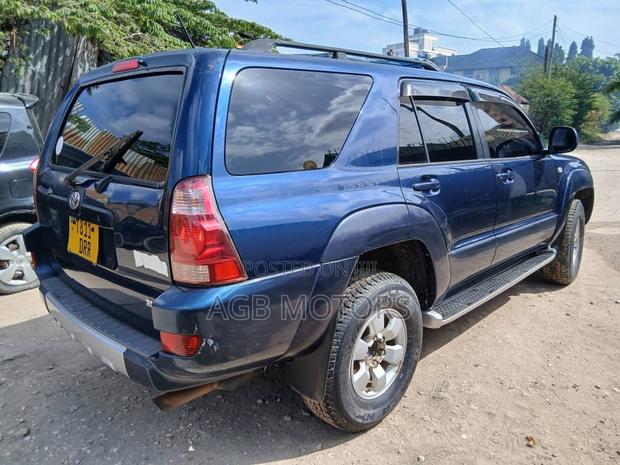 Toyota Hilux Surf 2005 Blue