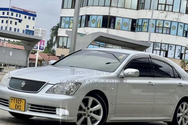 Toyota Crown 2004 Silver