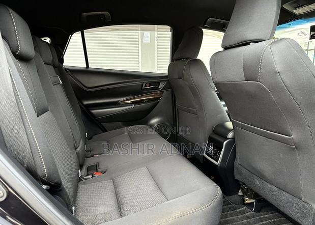 Toyota Harrier 2.0 2016 Black