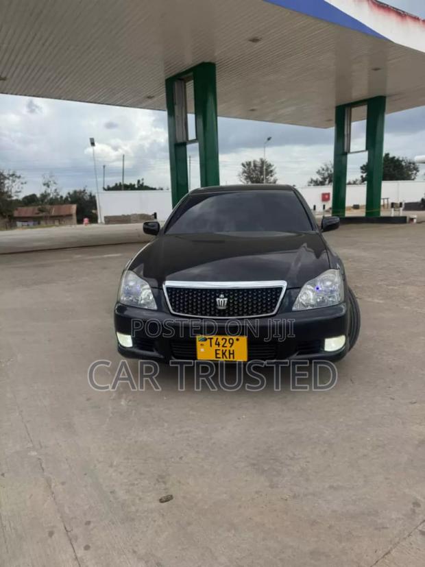 Toyota Crown 2006 Black