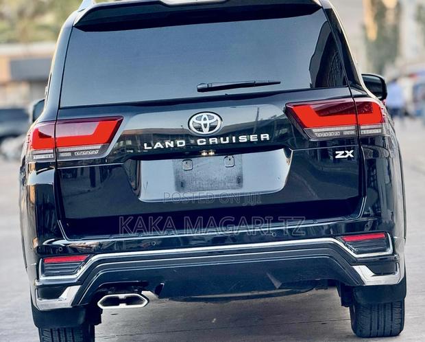 Toyota Land Cruiser 2023 Blue