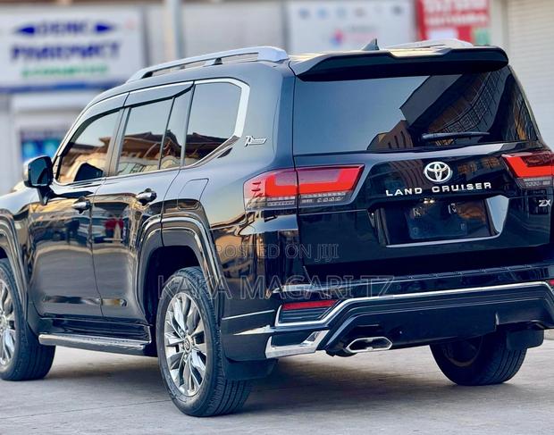 Toyota Land Cruiser 2023 Blue