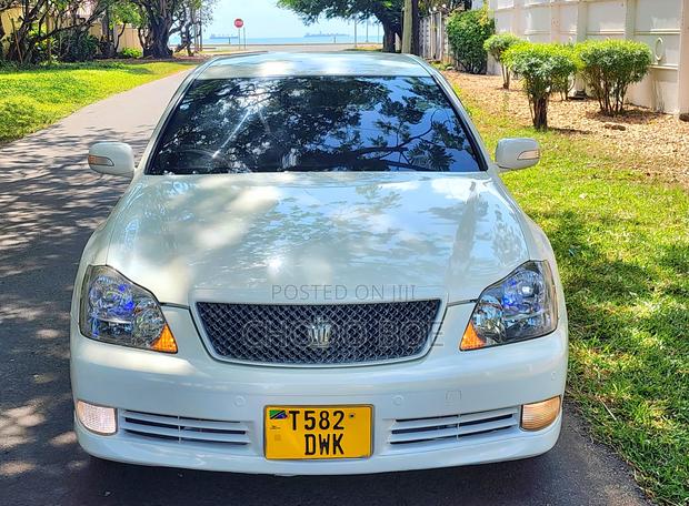 Toyota Crown 2006 Pearl