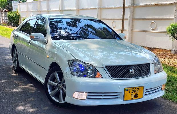 Toyota Crown 2006 Pearl