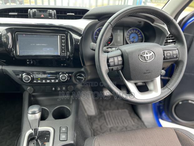 Toyota Hilux 2019 Blue