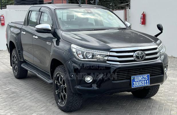 Toyota Hilux Revo Double Cab Deisel 2.4 RWD 2019 Black