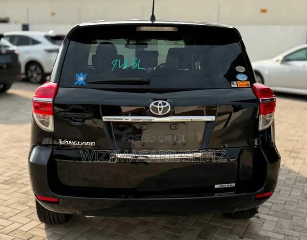 Toyota Vanguard 2012 Black