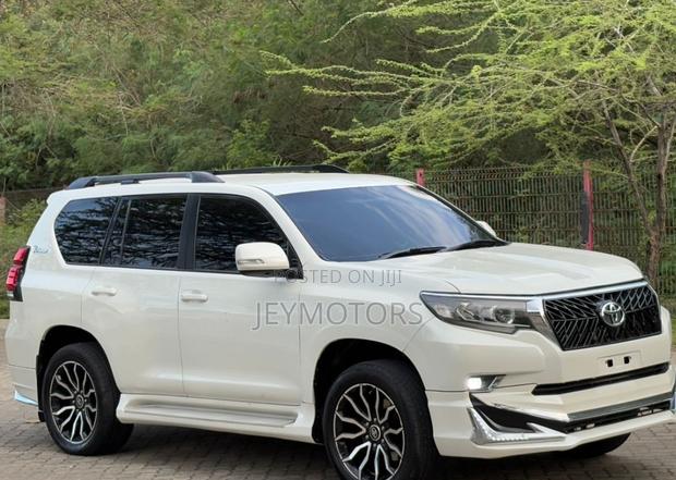 Toyota Land Cruiser Prado 2021 White
