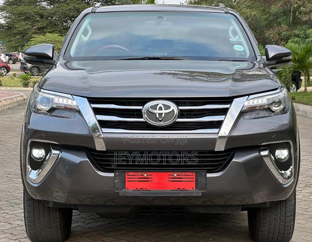 Toyota Fortuner 2018 Gray