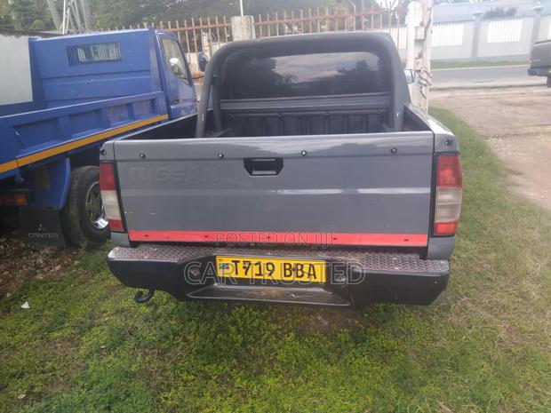 Nissan Hardbody 2400i 4x4 Double Cab 2007 Green