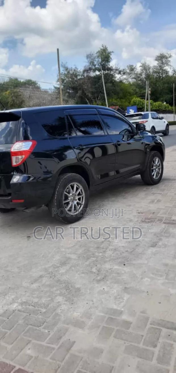 Toyota Vanguard 2010 Black