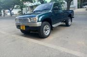 Toyota Hilux 2001 Green for sale