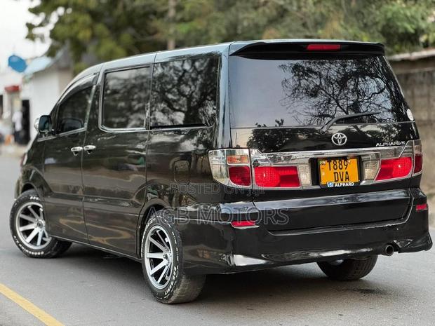 Toyota Alphard 2004 Black