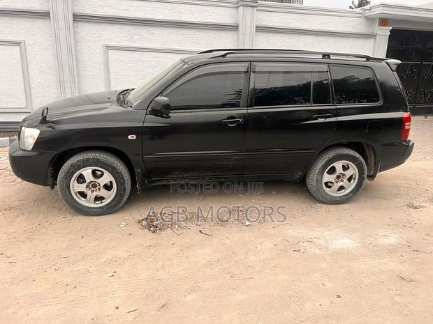 Toyota Kluger 2002 Black