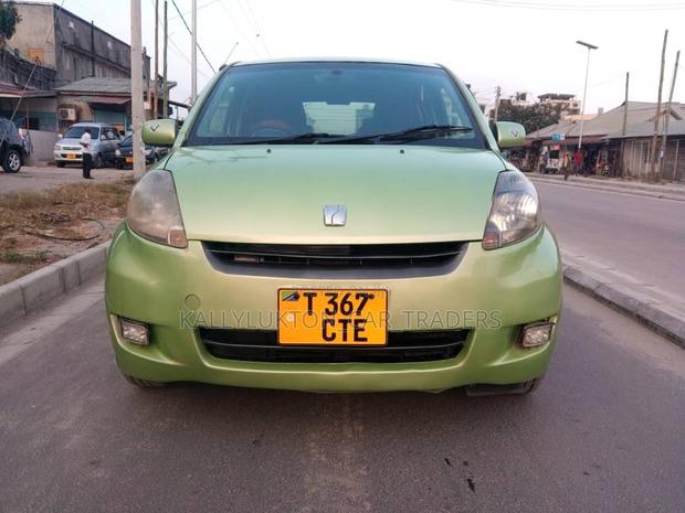 Toyota Passo 2005 Green