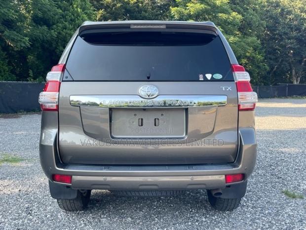 Toyota Land Cruiser Prado 2017 Brown