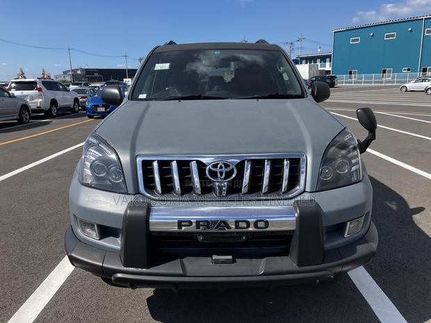 Toyota Land Cruiser Prado 2005 Gray
