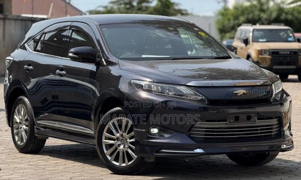 Toyota Harrier 2.0 2015 Black