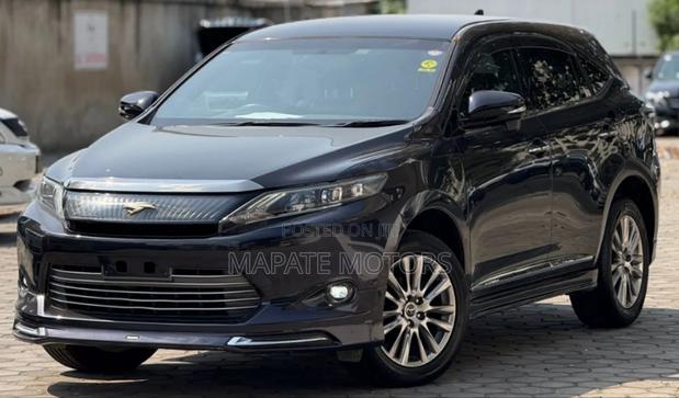 Toyota Harrier 2.0 2015 Black