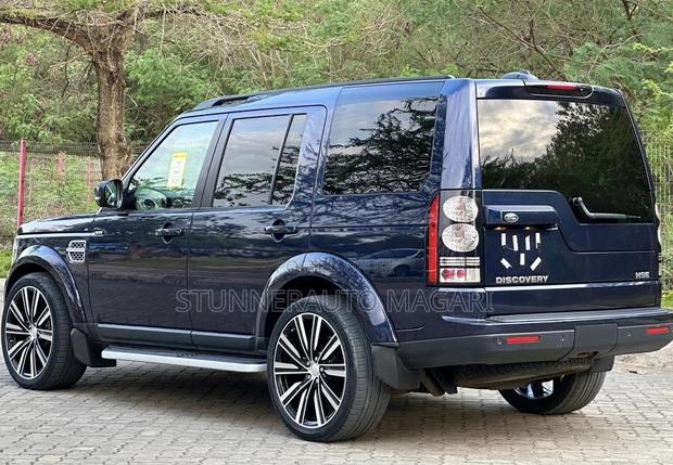 Land Rover Discovery 2014 Blue