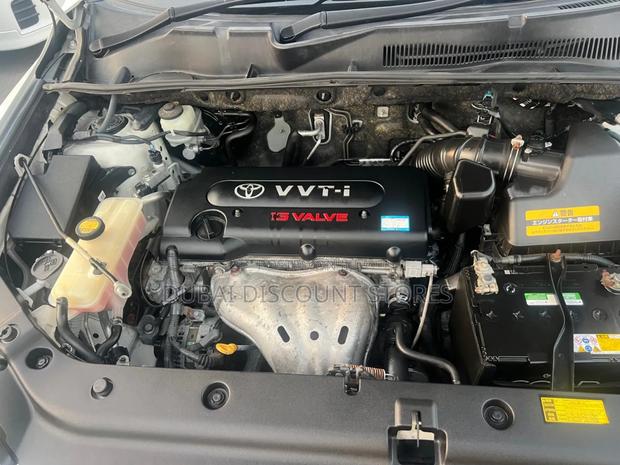 Toyota Vanguard 2011 White