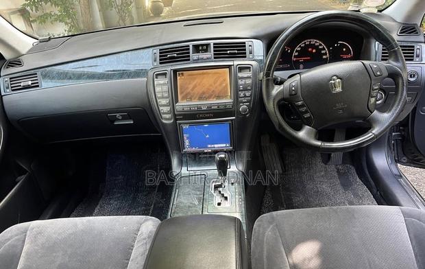 Toyota Crown 2005 Black