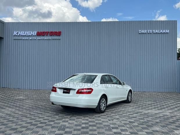 Mercedes-Benz E250 2009 White