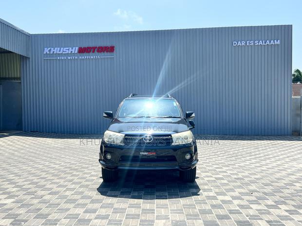 Toyota Fortuner 2005 Black