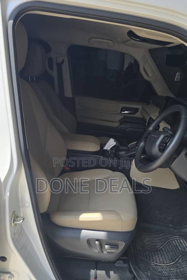 Toyota Land Cruiser Prado 2024 White
