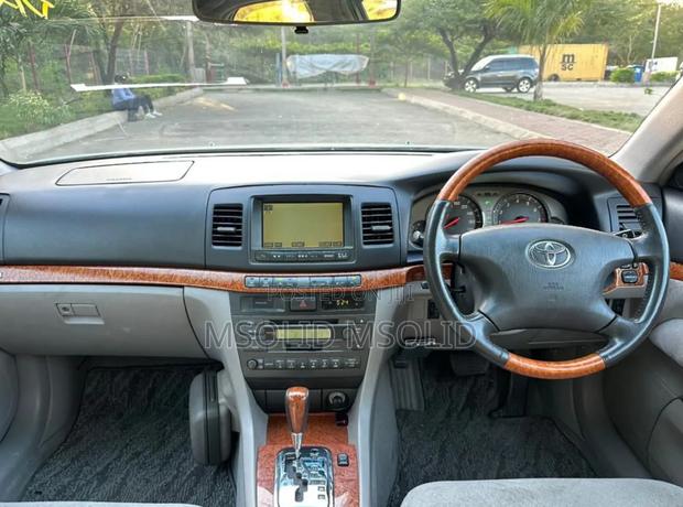 Toyota Mark II Blit 2006 Silver