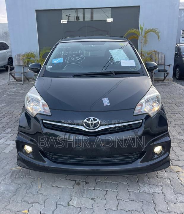Toyota Ractis 1.5 FWD 2012 Black