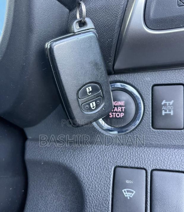 Toyota Ractis 1.5 FWD 2012 Black