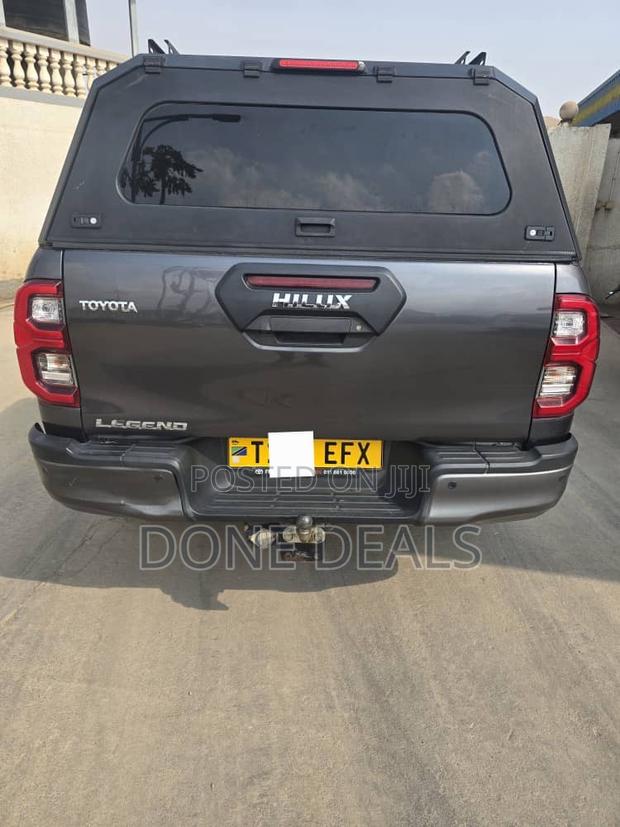Toyota Hilux 2020 Black